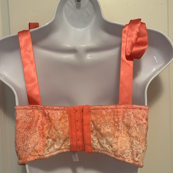 Beautiful summer top size M - Picture 4 of 6